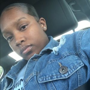 Meet your Posher, Destinee